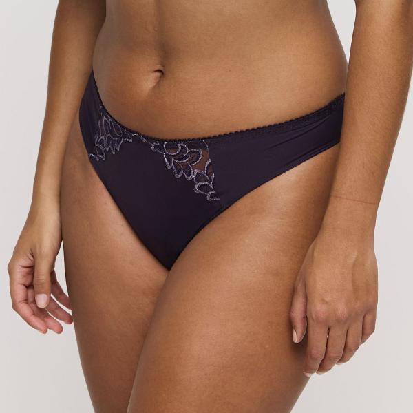 PrimaDonna Deauville thong, color amethyst gem